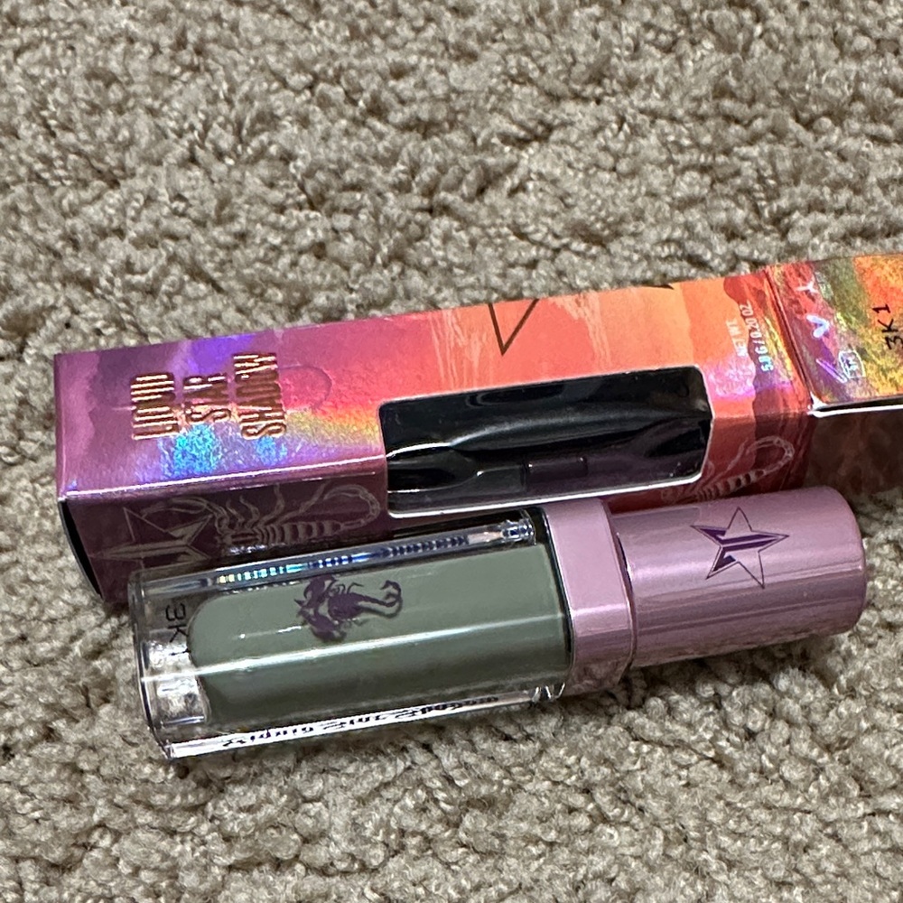 Jeffree Star Liquid Star Shadow in Garden Grove